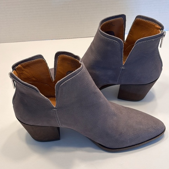 Lucky Brand Women's Ankle Boots SZ 8.5 Back Zip Gray - Picture 5 of 10